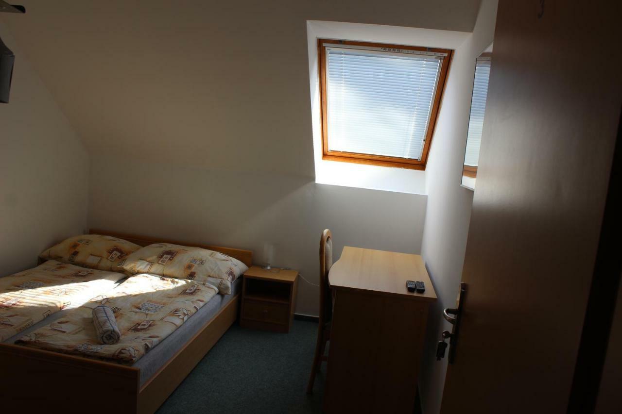 Apartman V Podskali ฮลูโบกา นาด เวิลตาวู ภายนอก รูปภาพ
